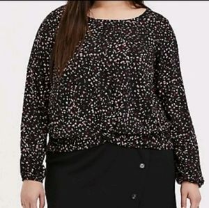 Torrid 1X leopard heart print Challis twist front blouse